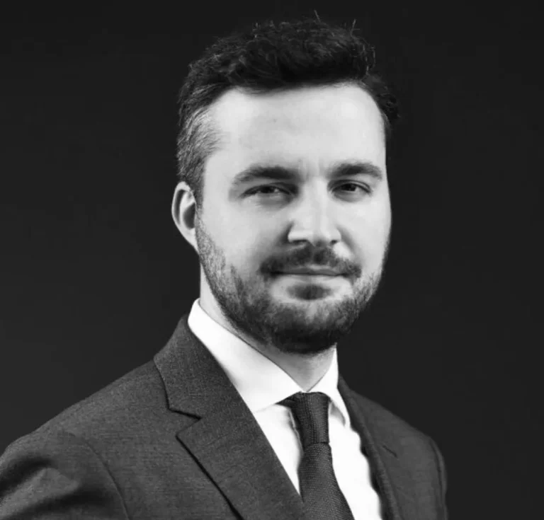 Av. M. Furkan Yüce, gayrimenkul, ticaret ve şirketler hukuku alanında uzman avukat.